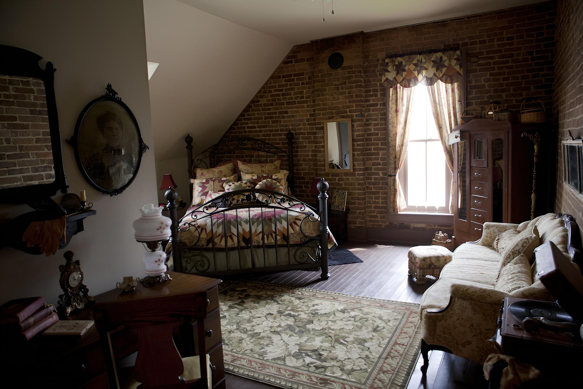 Greer Room photo 2