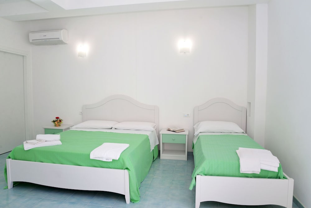 Family Quadruple Room, Accessible