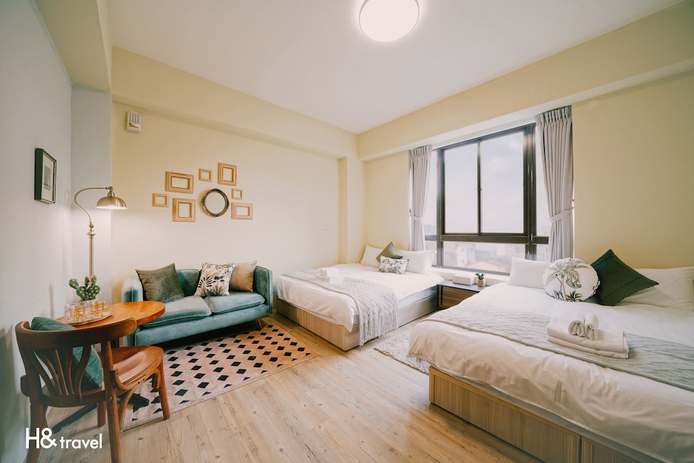 Deluxe Quadruple Room - Photo 4