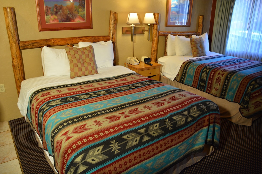 Suite, 2 Queen Beds, Fireplace (Upstairs Room)