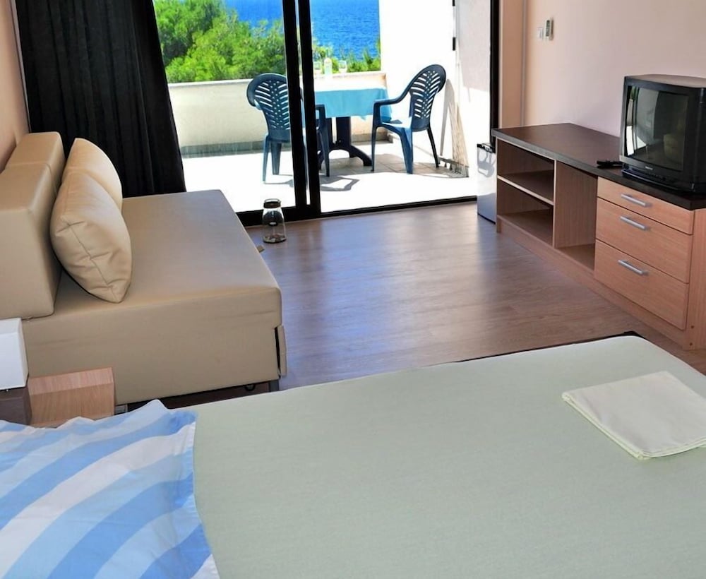 Standard Quadruple Room, Sea View photo 1