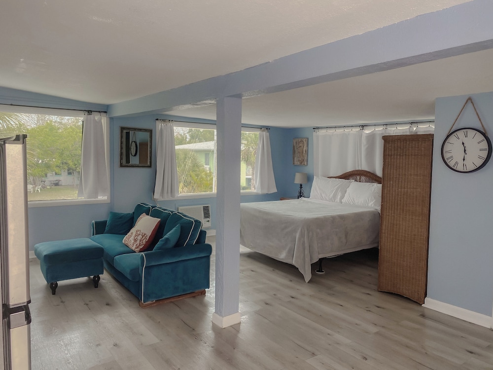 Standard Studio Suite, 1 Queen Bed