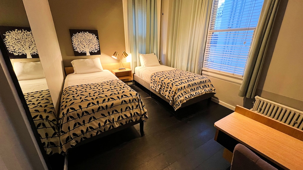 Standard Twin Room, 2 Twin Beds - Photo 1