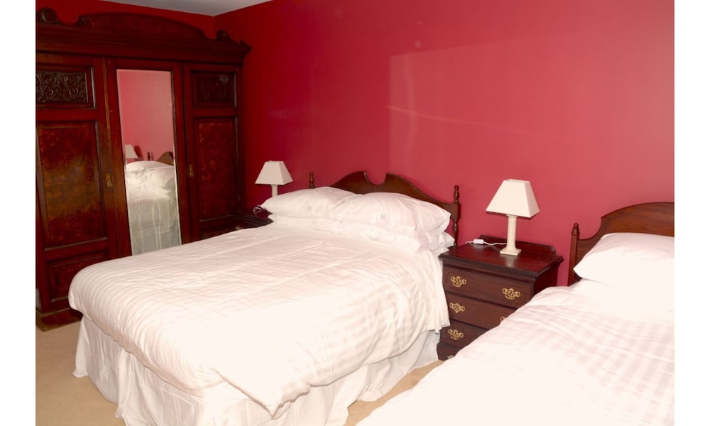 Triple Room, Ensuite photo 3