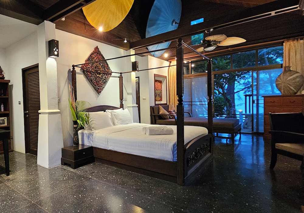 Deluxe Villa, 3 Bedrooms photo 2