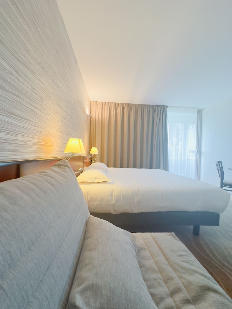 Superior Room, 1 Queen Bed With Sofa Bed