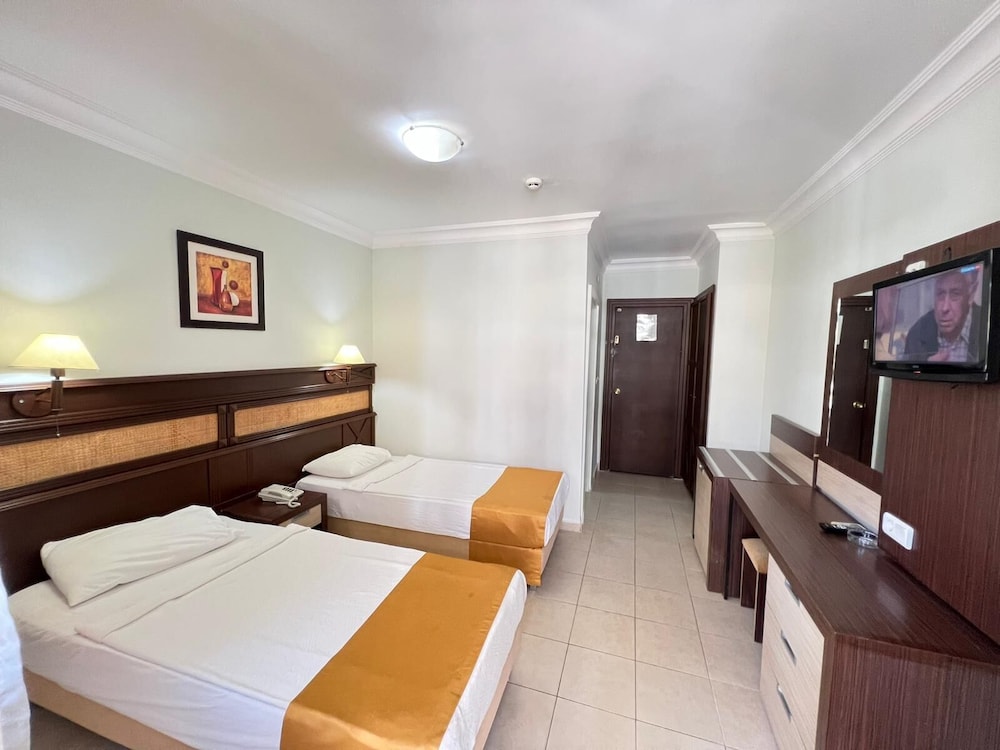 Standard Room photo 2