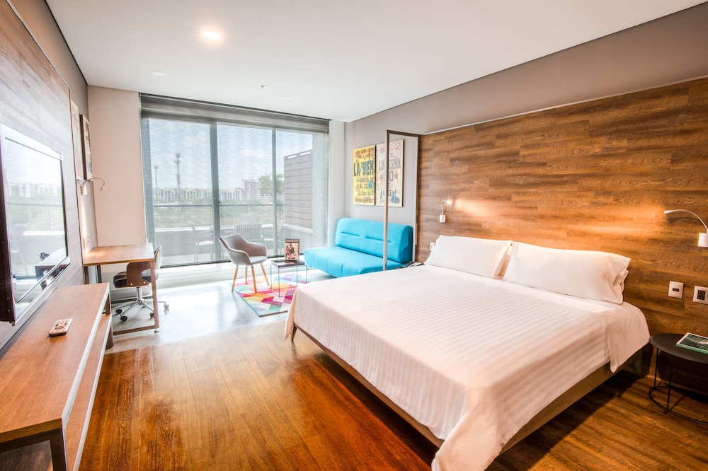 Junior Suite, 1 King Bed photo 1