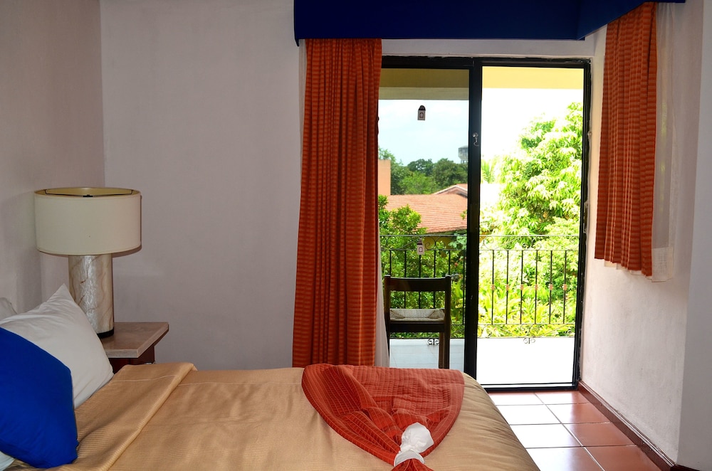 Standard Room, 1 King Bed photo 1