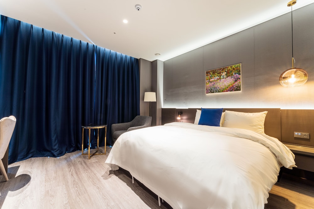 Deluxe Double Room - Photo 1