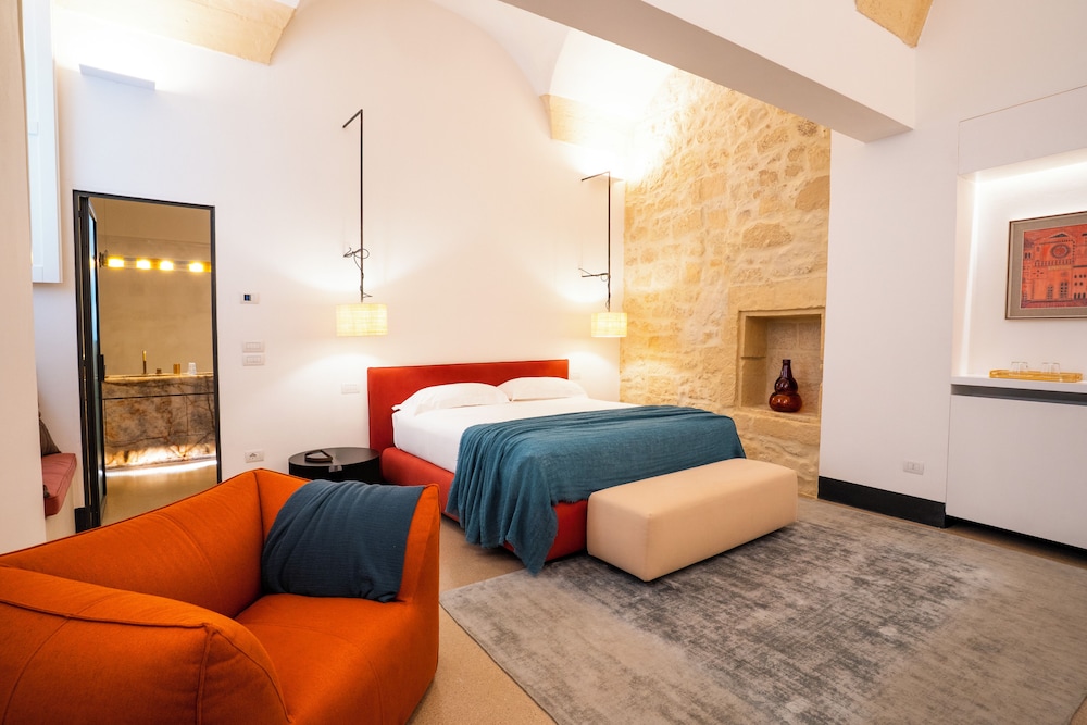 Studio Suite, 1 King Bed, Annex Building photo 3
