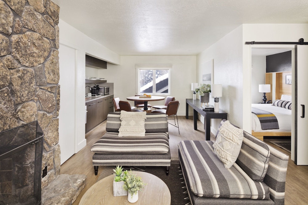 1 bedroom Rambler suite | king