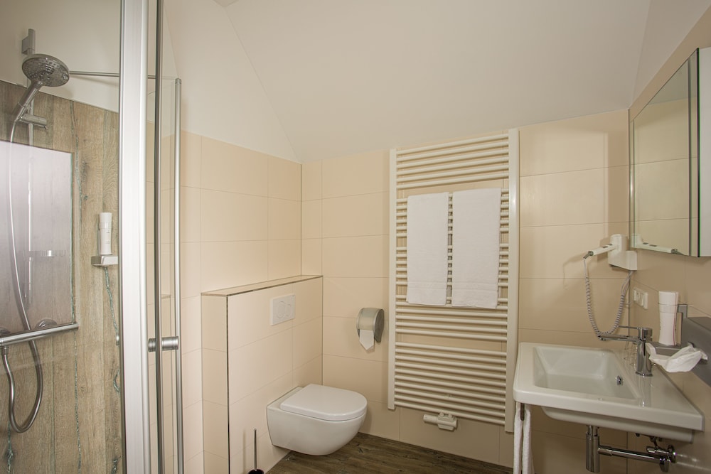 Double Room - Photo 6