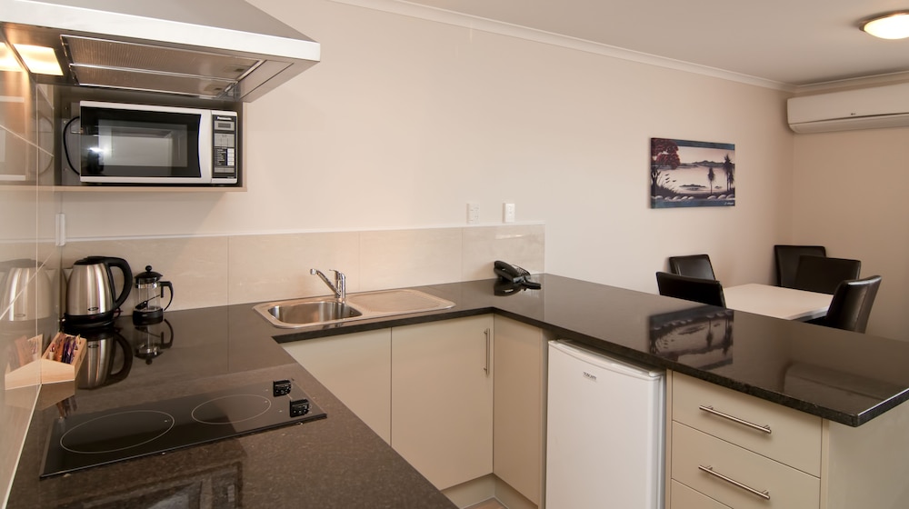 Lower Seaview Suite photo 3