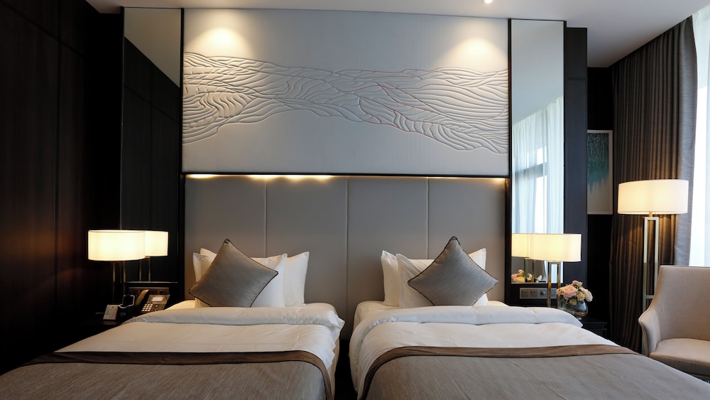 Standard Twin Room, City View