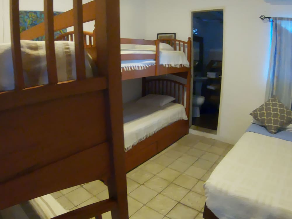 Family Room, Ensuite photo 1