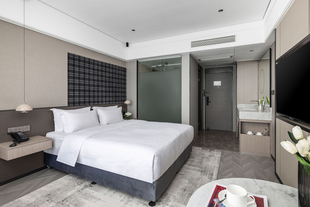 Deluxe Queen Room photo 2