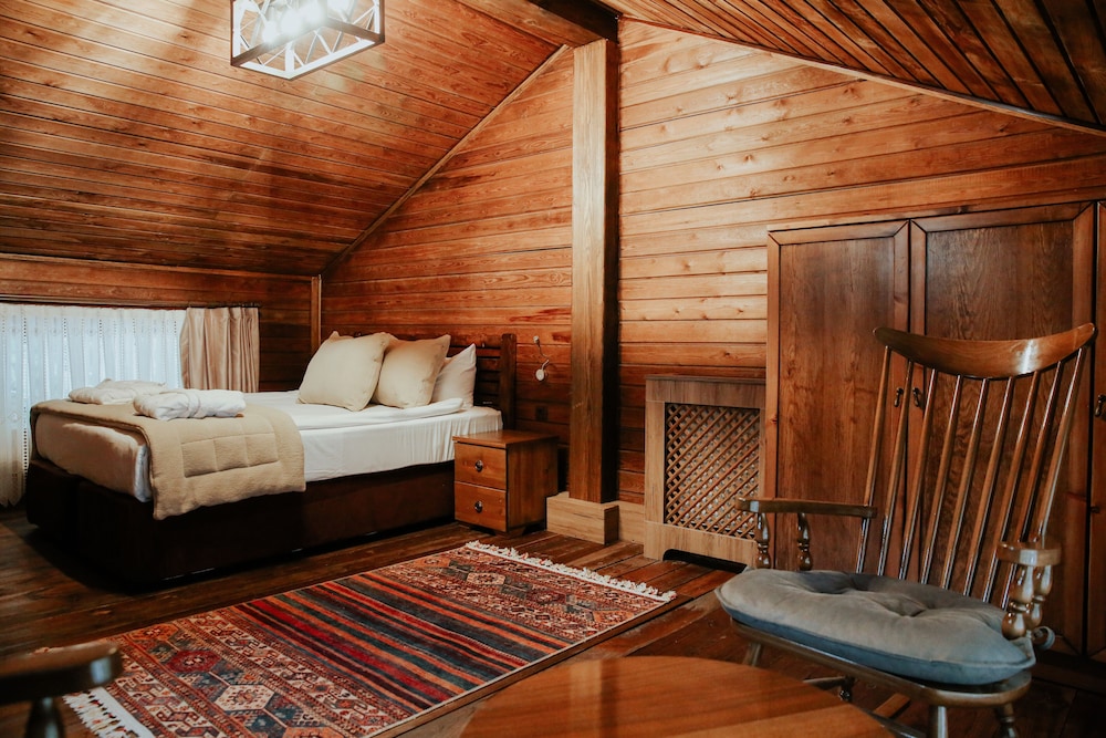 Junior Chalet, 1 Bedroom (4 Pax) photo 1