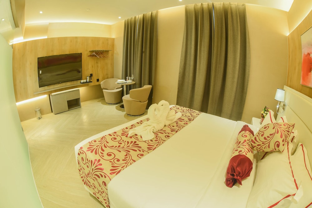 Executive Room - Photo 2