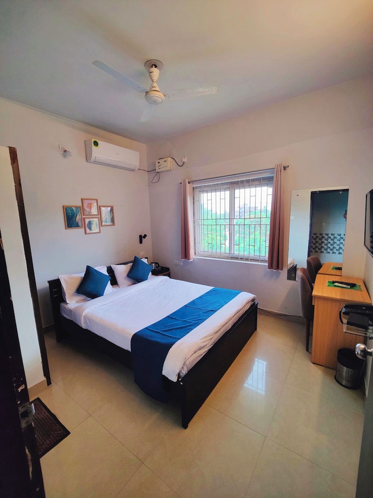 Deluxe Double Room, City View photo 2