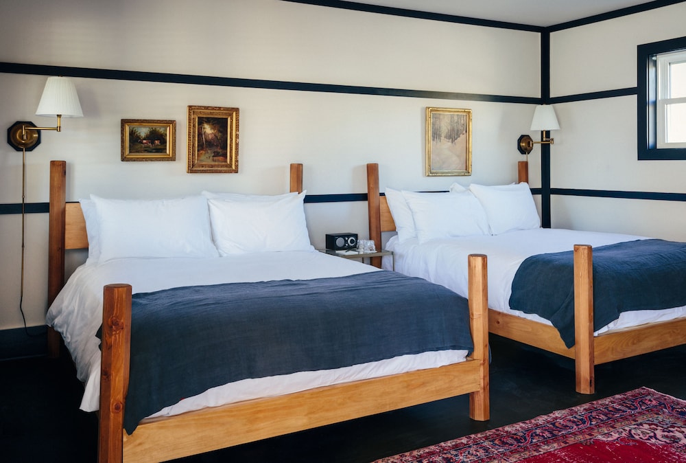 Double Room, 2 Queen Beds photo 2