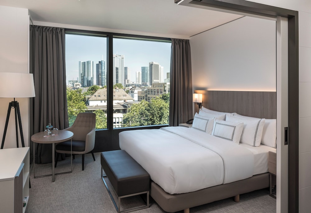 The Level Premium Room with Skyline View - Photo 24