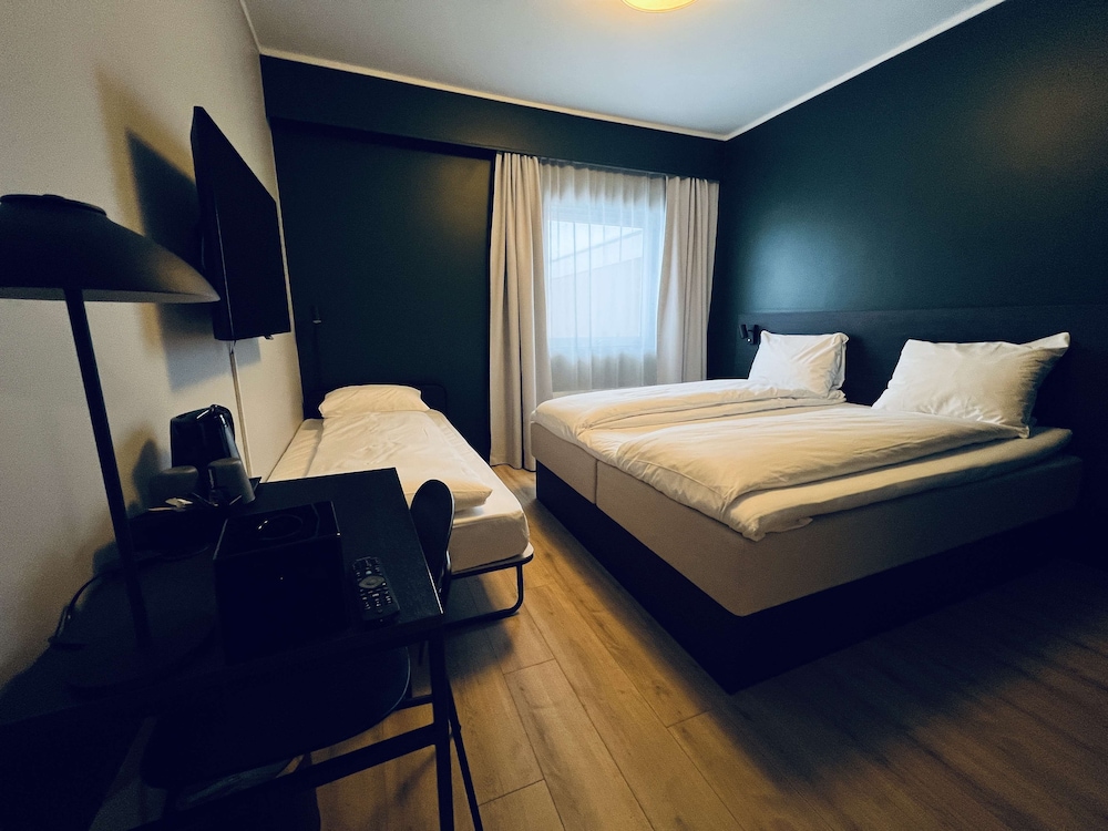 Standard Room, Multiple Beds, Non Smoking - Photo 1
