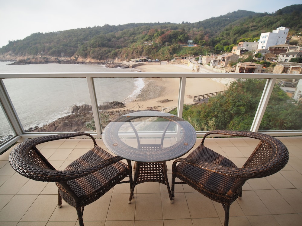 Double Room, 2 Double Beds, Non Smoking, Sea View photo 2