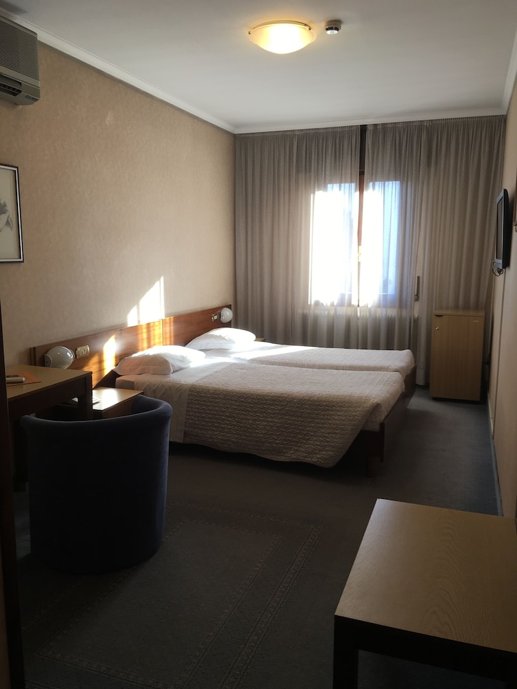 Standard Room, 1 Double Bed photo 2