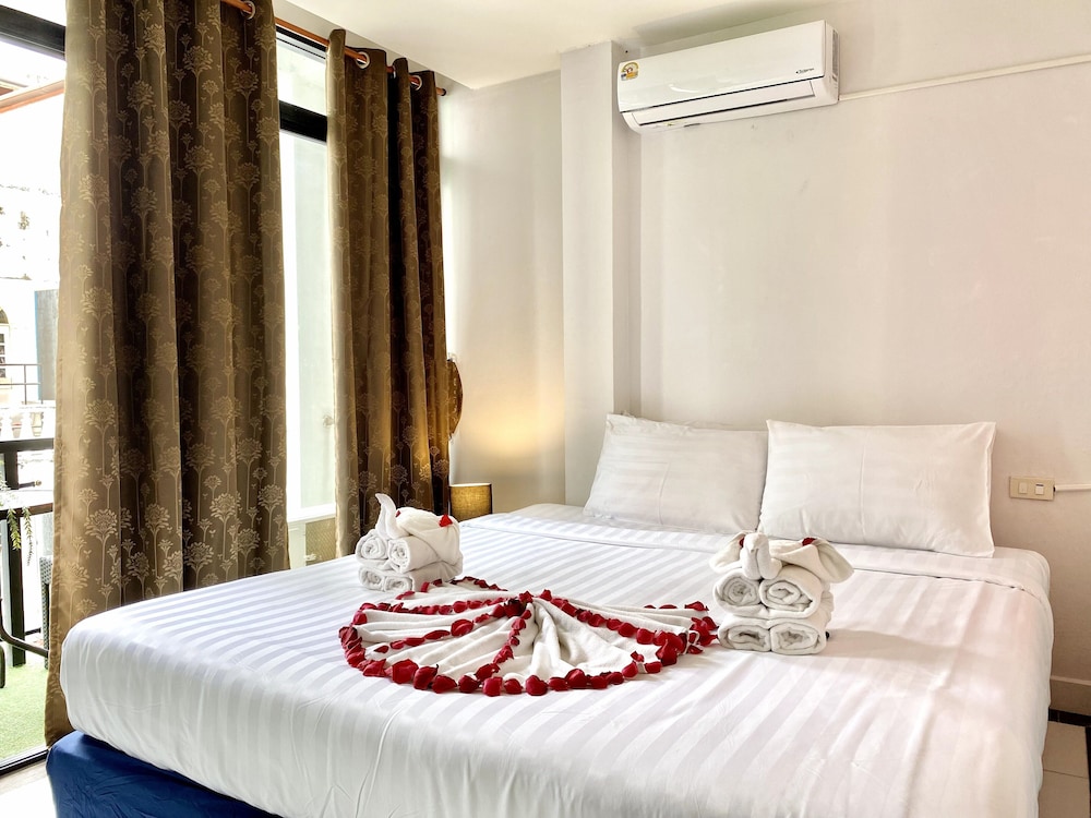 Deluxe Double Room, Balcony - Photo 3