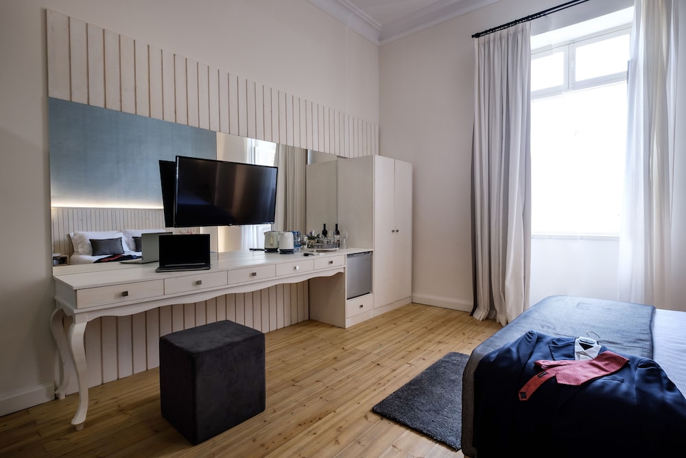 Deluxe Double Room, 1 Queen Bed, Non Smoking, City View photo 1