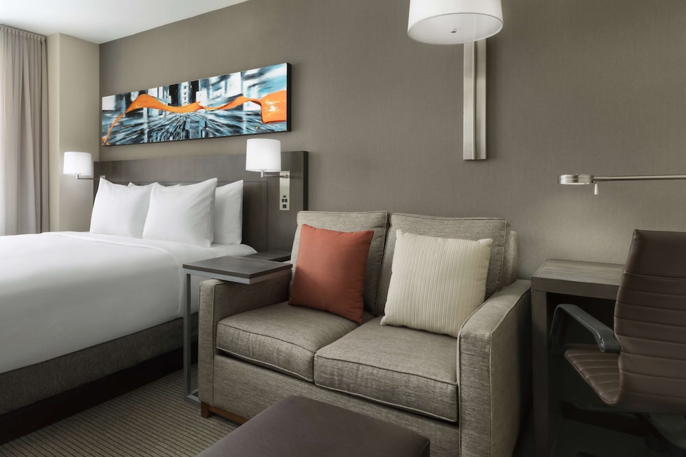 Room, 1 King Bed with Sofa bed (High Floor)