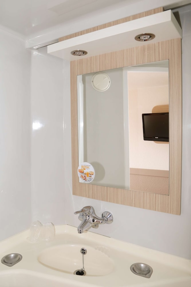 Standard Room, 1 Twin Bed - Photo 13