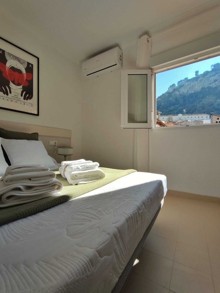 Classic Double Room - Shared bathroom