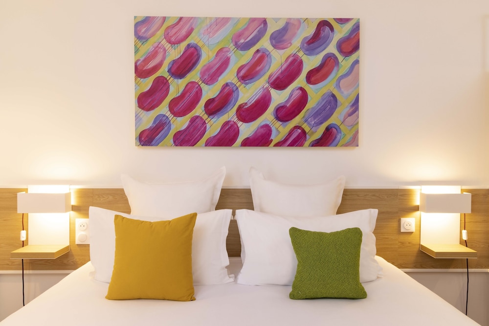 Superior Double Room thumbnail 5