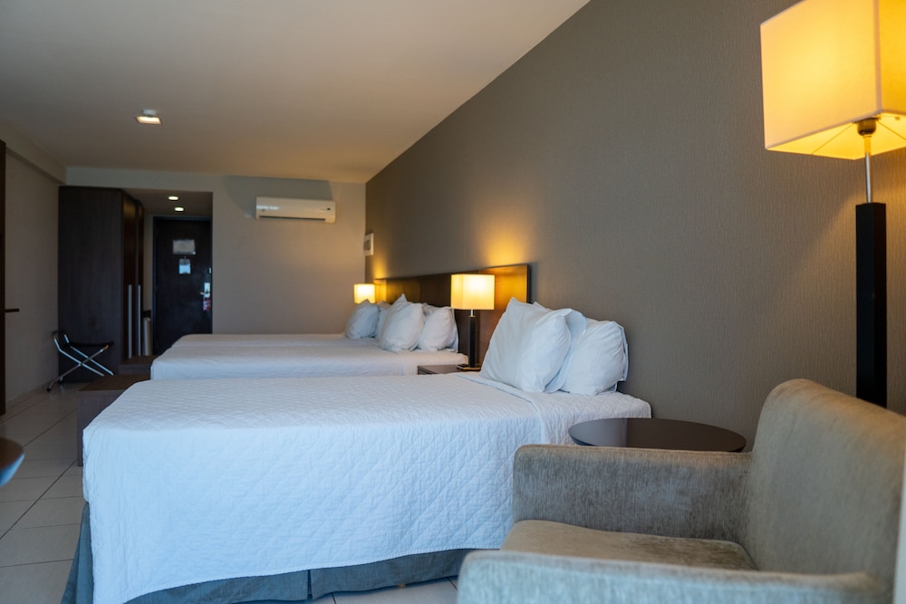 Standard Triplo Cama Casal