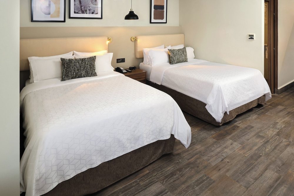 Premium Room, 2 Queen Beds - Photo 1