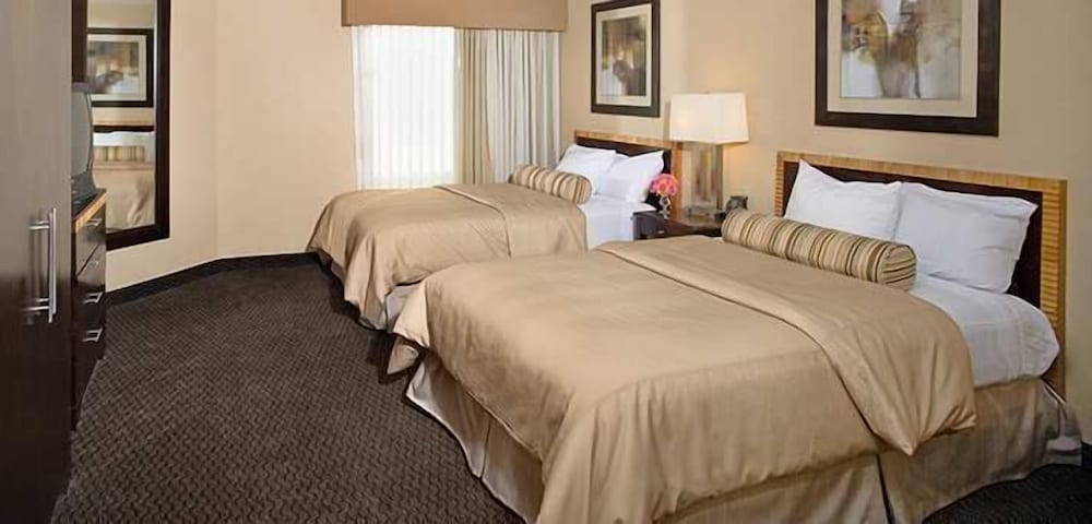 Suite, 2 Double Beds, Accessible, Non Smoking - Photo 2