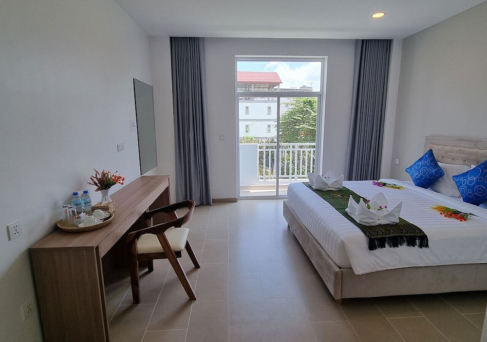 Standard Double Room, 1 King Bed, City View - Photo 1