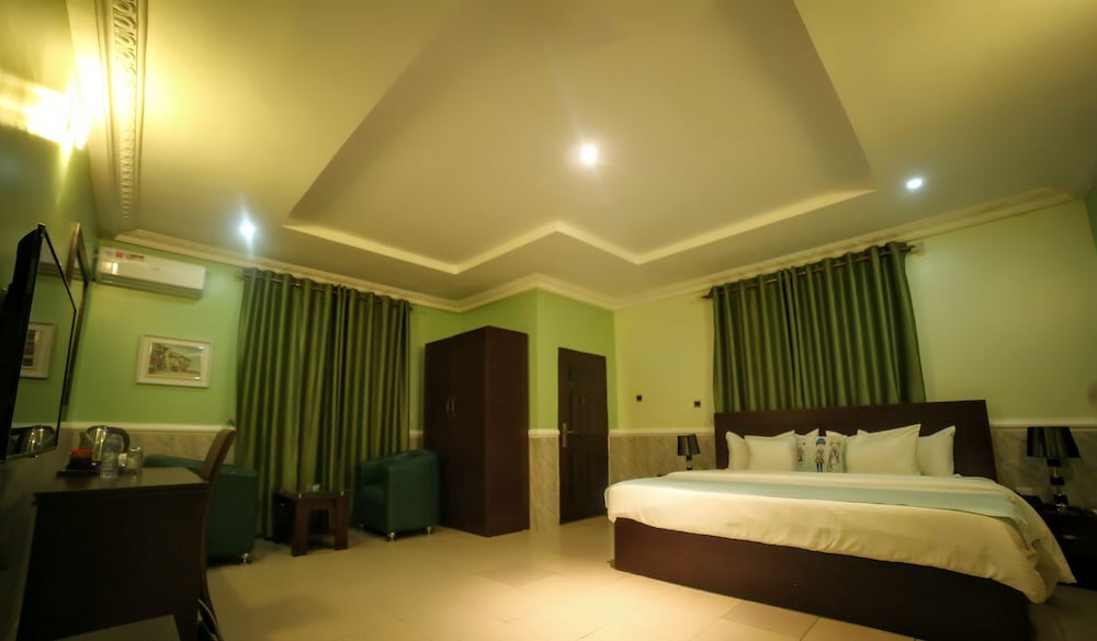 Apartment (Ubiq)