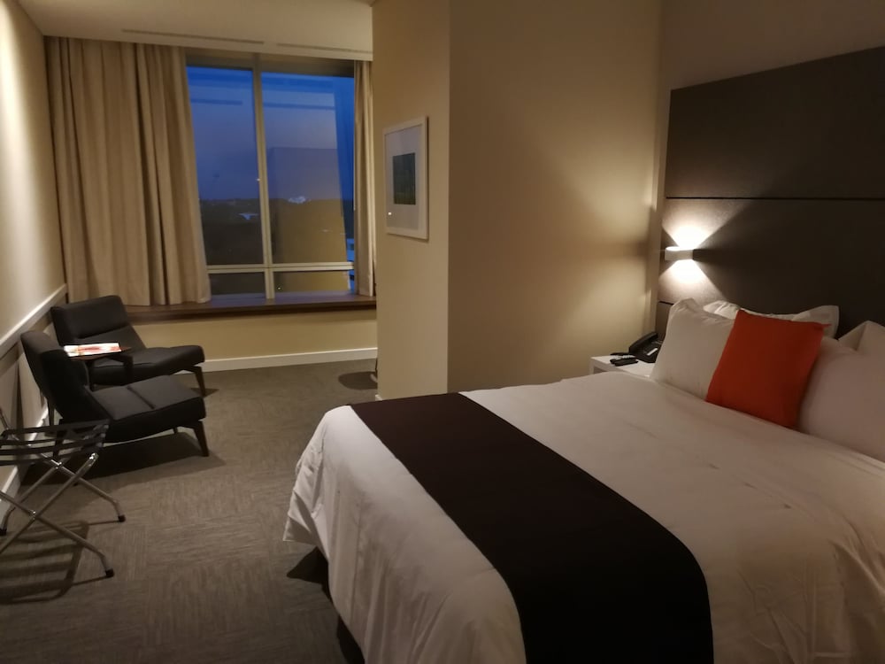 Classic Room, 1 Queen Bed photo 3