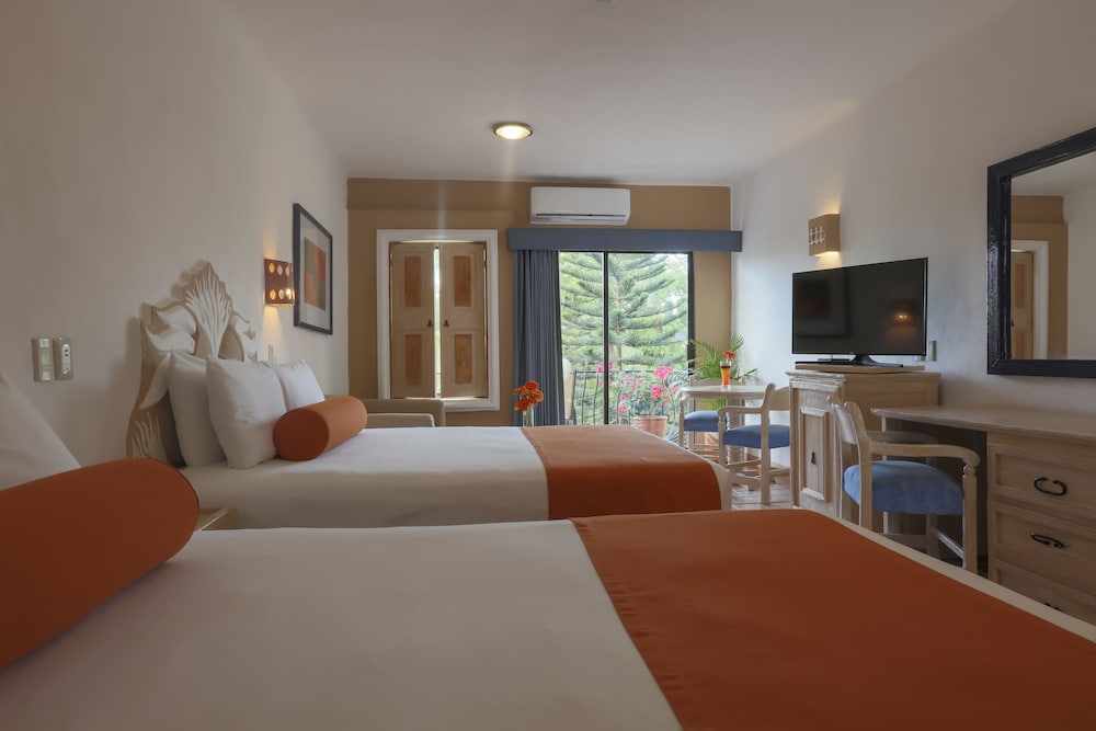 Deluxe Room, 2 Queen Beds - Photo 7