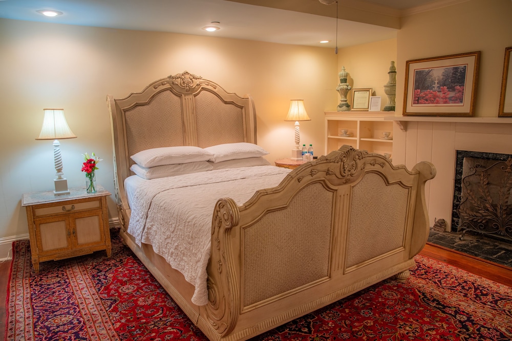 Premium Room, 1 Queen Bed - Photo 2