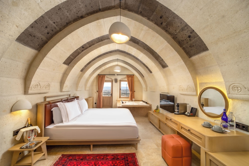 Deluxe Jacuzzi Room With Balcony