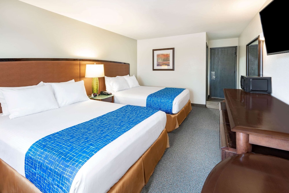 Room, 2 Queen Beds, Non Smoking photo 2
