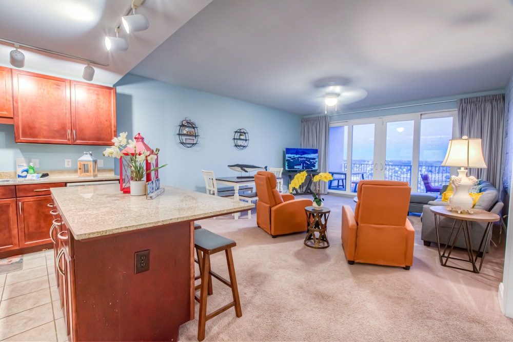 Condo, 3 Bedrooms (1133)