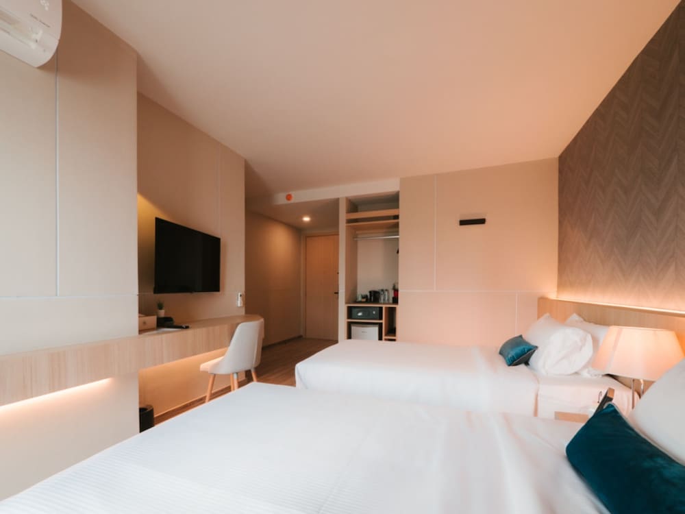 Deluxe Room, 2 Twin Beds photo 3