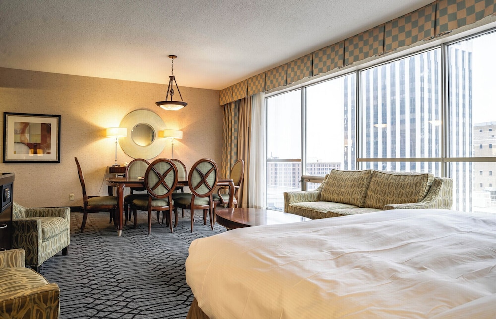 Suite, 1 King Bed (Congressional) - Photo 3