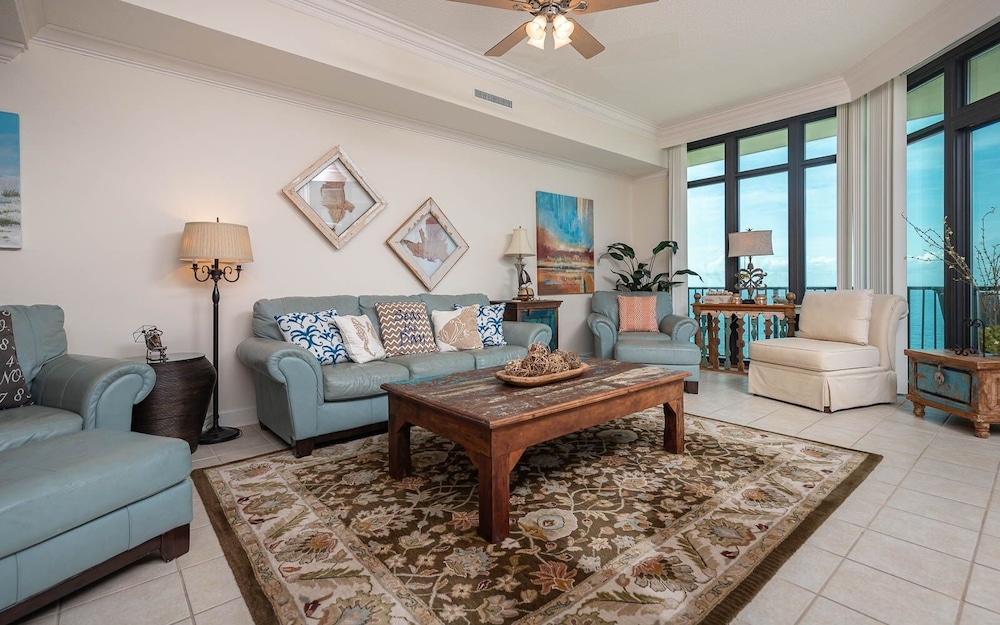 Condo, 3 Bedrooms