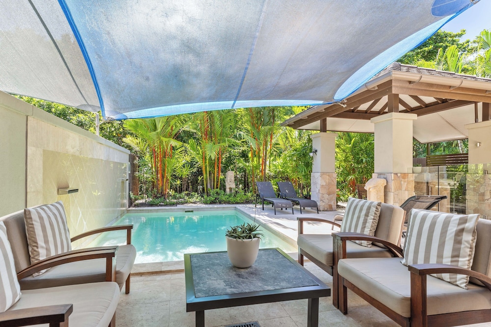 Beachfront Villa 312 photo 2